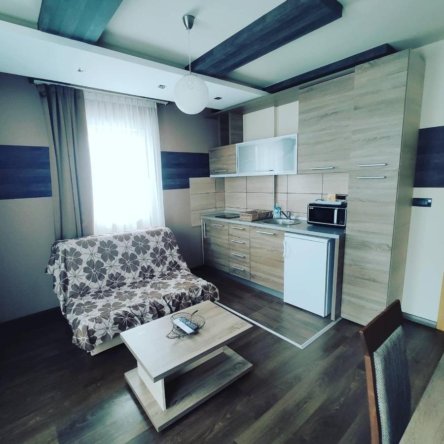 Apartman D16 Milmari 카파오닉 외부 사진